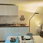 Le Di Giulia Abbadia Lariana